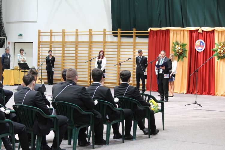 Útravalóval a jövő felé – ballagás a NASZI-ban