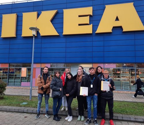 Kereskedelmi értékesítők a kulisszák mögött 